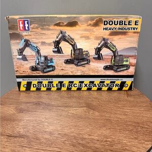 Double E RC Excavator Toy